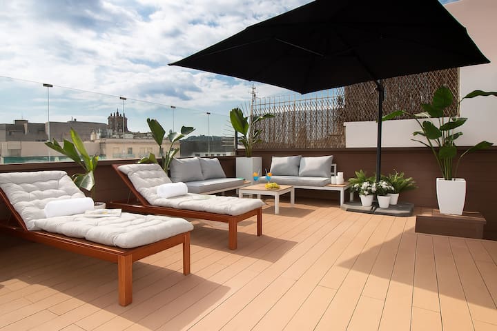 Exclusive Penthouse with Jacuzzi and Terraces gallery image 3