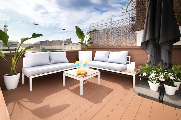 Exclusive Penthouse with Jacuzzi and Terraces gallery image 2