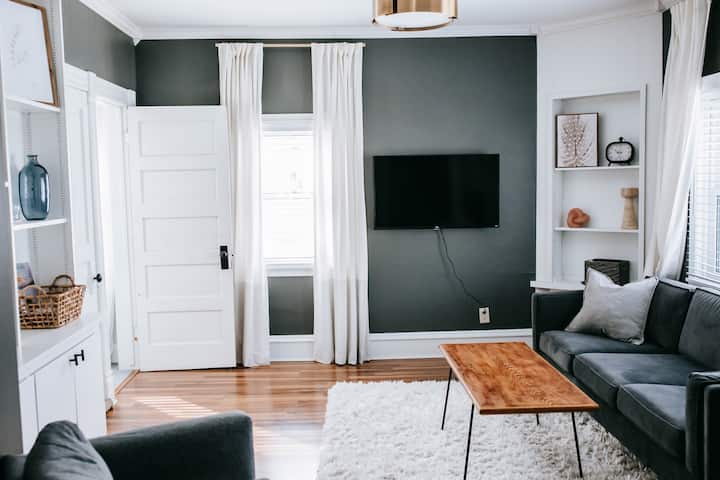 Cozy Magnolia Style 2-bedroom Home With Loft - Madison, WI