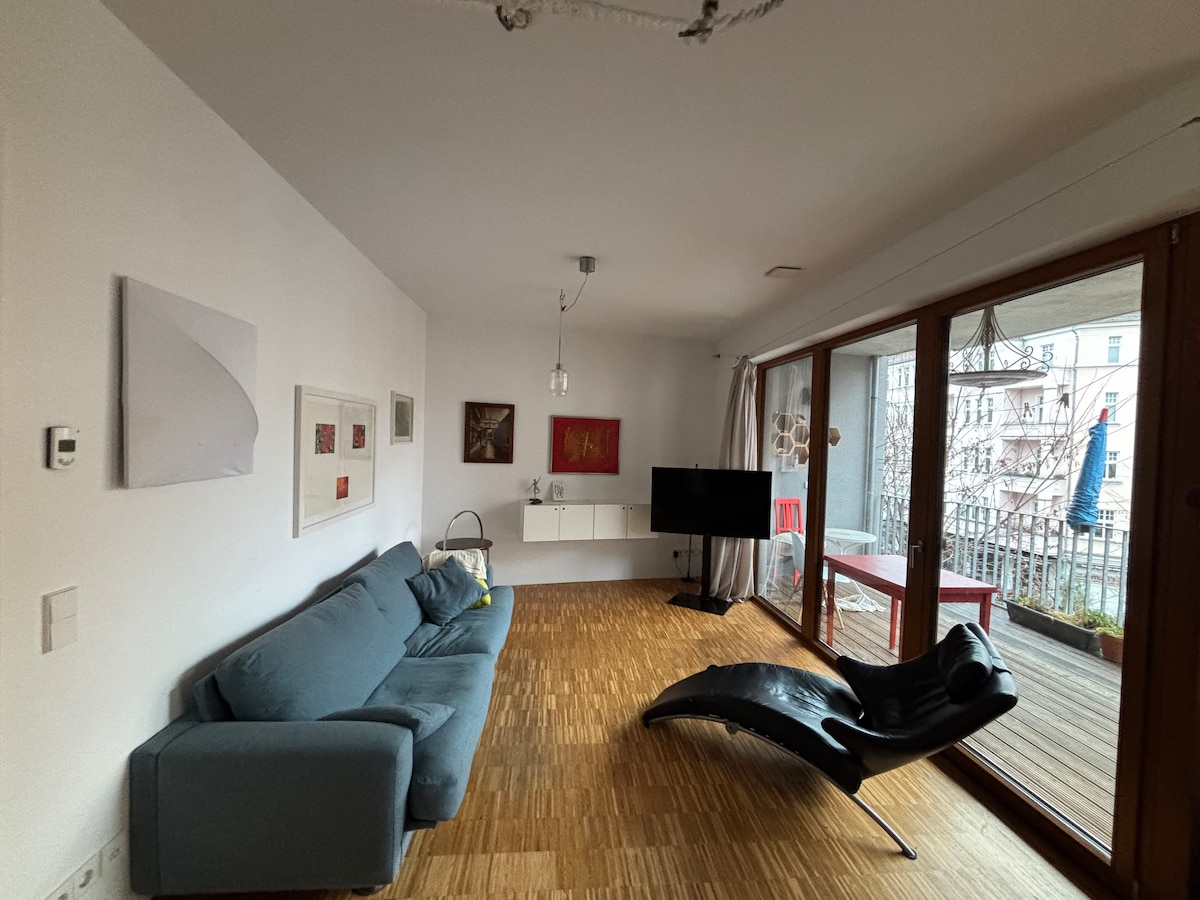 Airbnb con mejor rendimiento: Spacious bright apartment in prime location en Alt Treptow