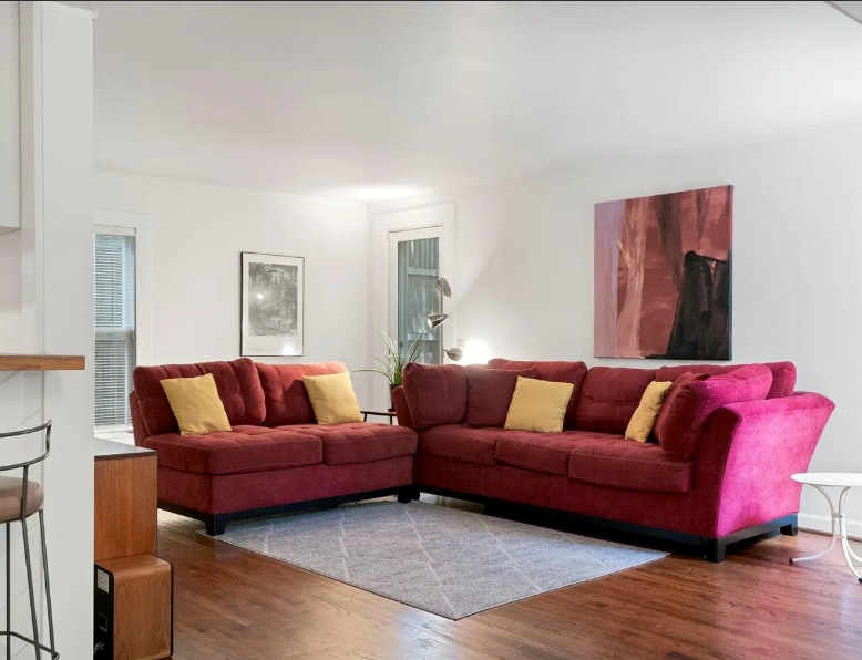 Popular Airbnb listing: Peaceful Spacious Next to UT, Moody and Hospitals in North University