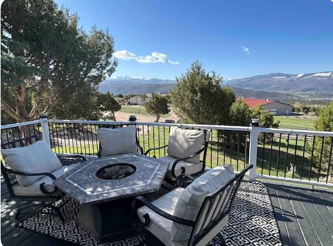 Peaceful/quiet 3 bedrm overlooking town of Eagle!