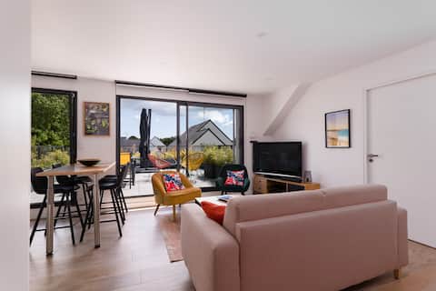 Successful Airbnb property: Guidel Superb apartment with large terrace in Guidel