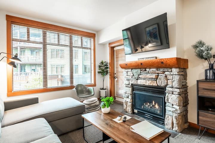 Ski In/ski Out Cozy Condo At The Village! - Mammoth Lakes, CA