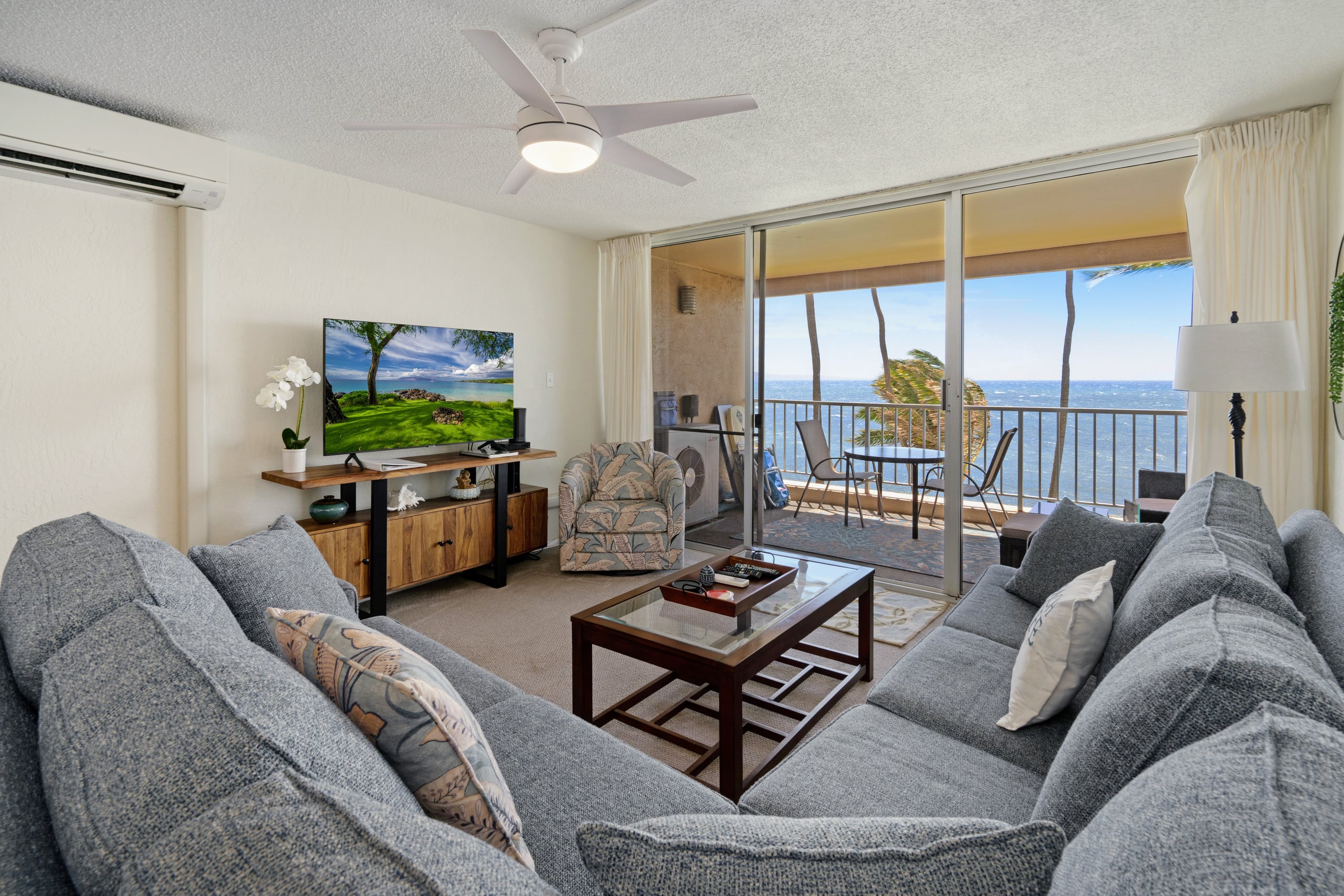 Condo in Kihei · ★4.77 · 1 bedroom · 2 beds · 1 bath - Image 4