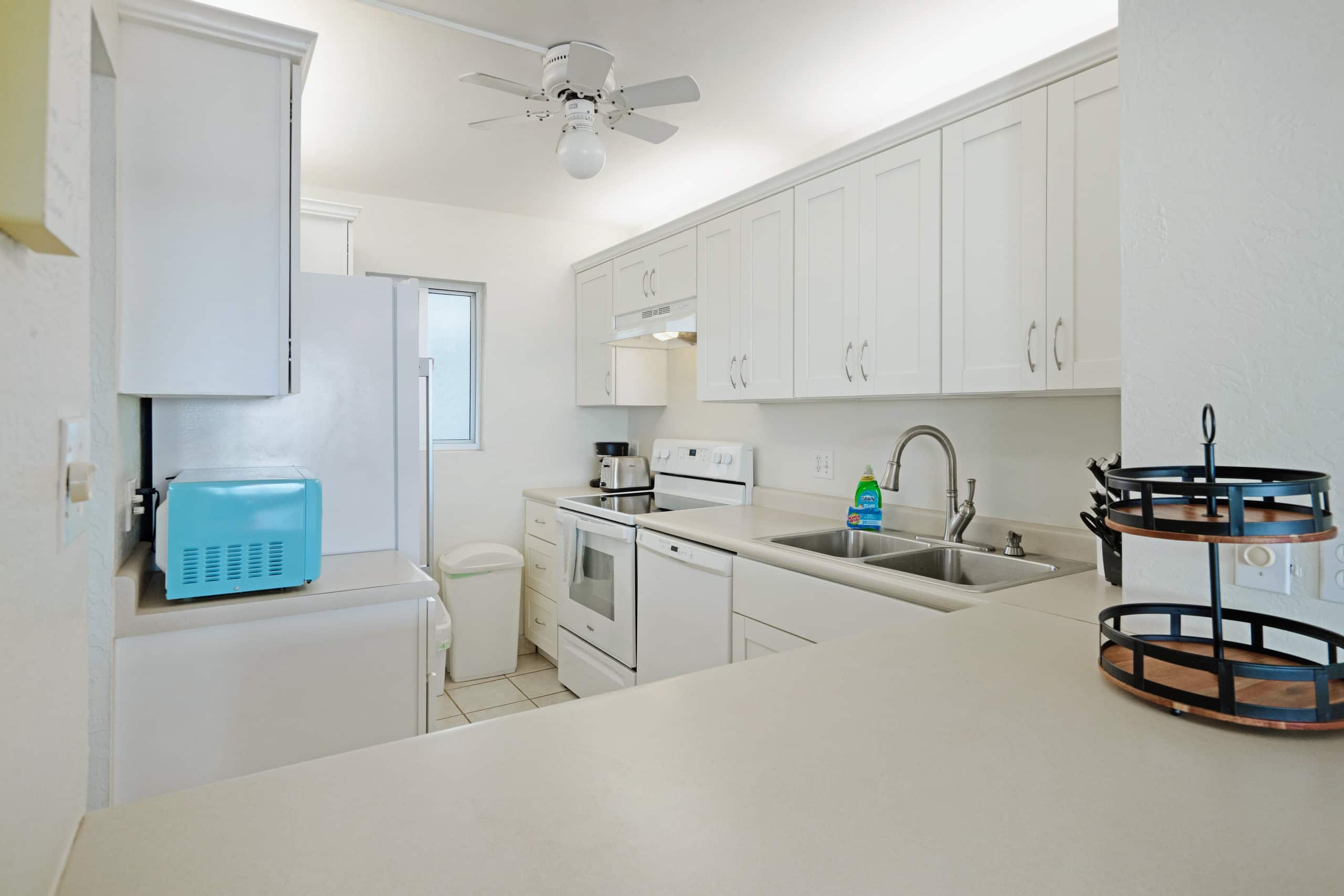 Condo in Kihei · ★4.77 · 1 bedroom · 2 beds · 1 bath - Image 10