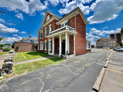 Newly Renovated Historic mansion | 8 Bedrooms | +