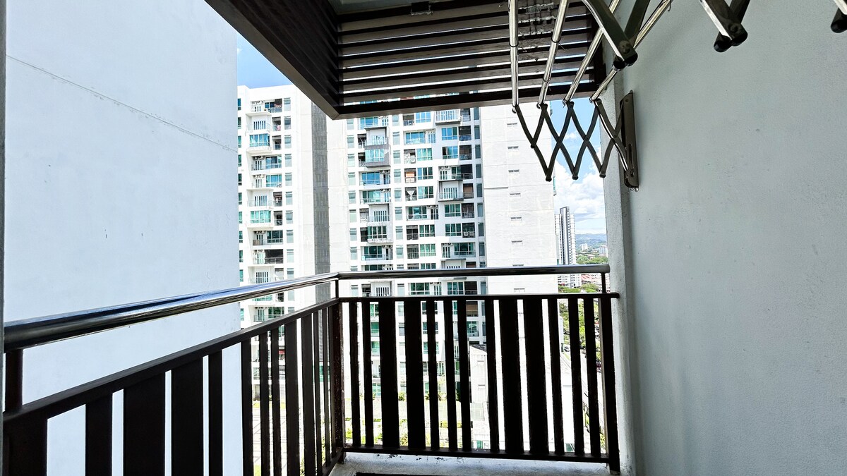 Balcón con percha de tela