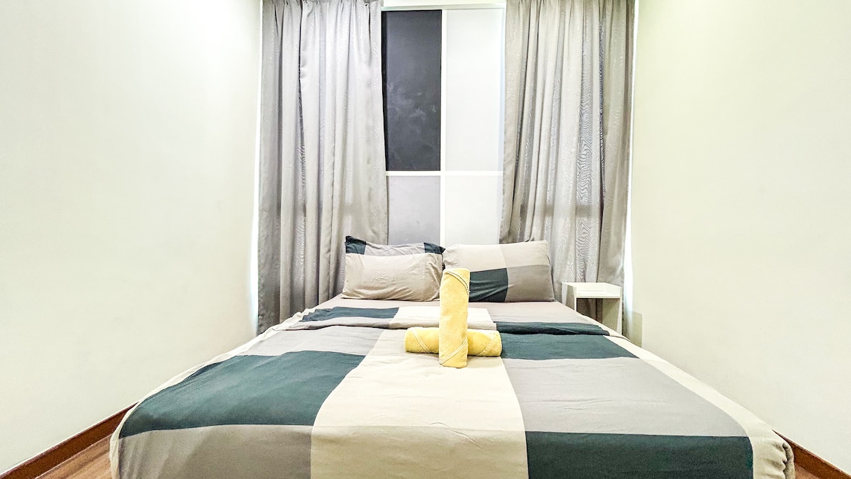 Habitación pequeña 
Baño adjunto 