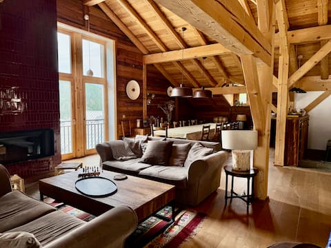 Charming 190 m2 chalet, La Lauzière, ski-in ski-out
