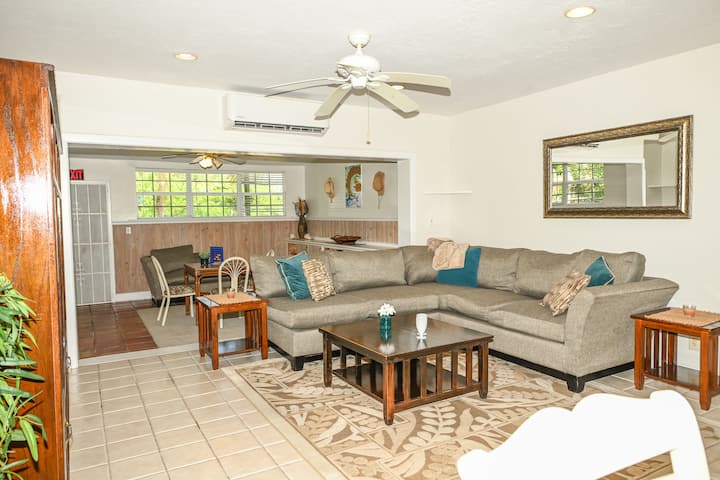 2 Bedroom Palm Paradise Retreat, Freeport - Freeport
