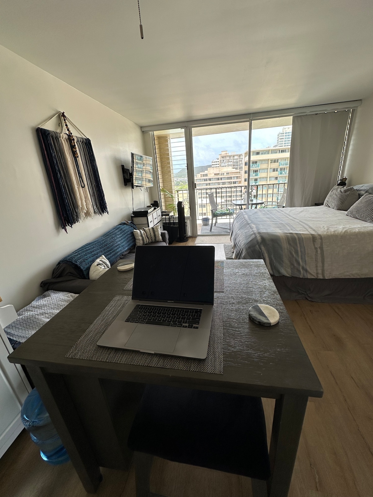 Top performing Airbnb: Fairway Villa King bed studio! Aloha in Urban Honolulu