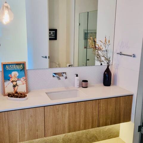 Modern and bright 4-bedroom home in Brighton East gallery image 5