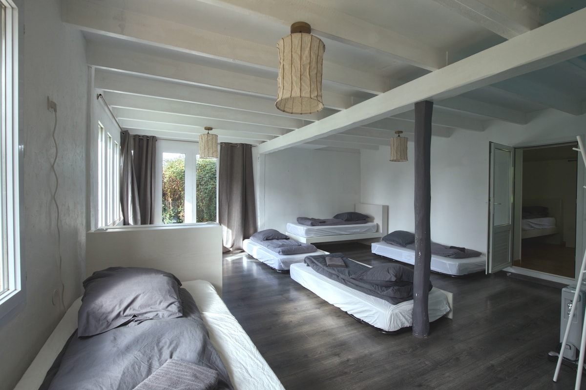 Dhoma e gjumit 9 - 6 krevate tek - Ndërtesa e jashtme 2 - Kati përdhes 