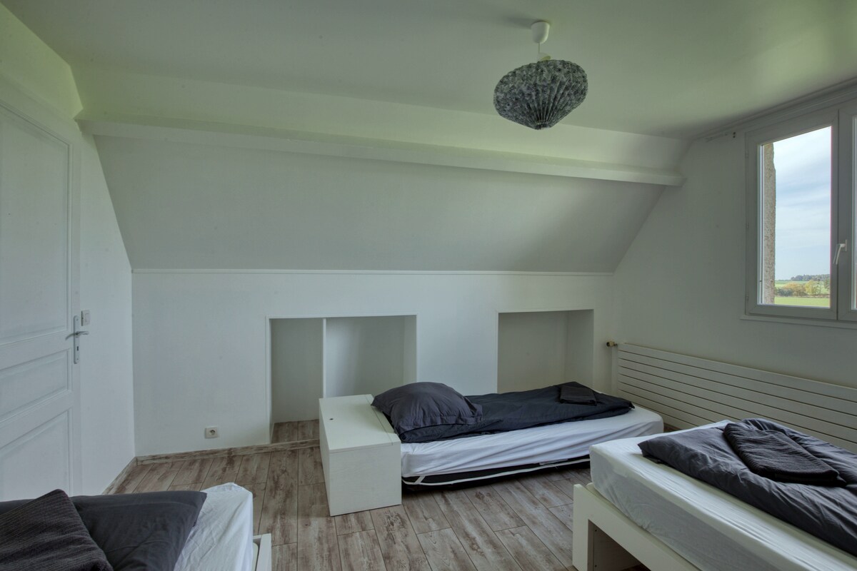 Dhoma e gjumit 11 - 3 krevate tek - Ndërtesa e jashtme 2 - kati i parë