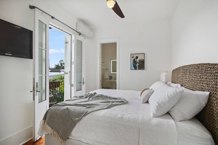 Marigny Boutique Enclave 2BR/3BA W/Pool gallery image 2