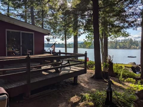Lakefront camp Private Beach all 4 seasons!