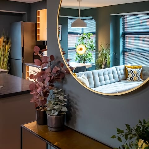 Ancoats Large 2BR | Dual Aspect | Free Parking