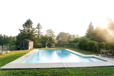 Berkshires Escape • Heated Pool, Sauna & 100 Acres