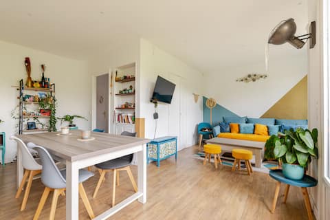 Popular Airbnb listing: Bright and stylish apartment with balcony in Rouen
