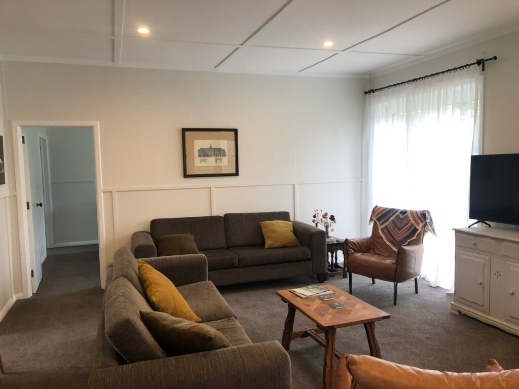 Successful Airbnb property: Pastor's Cottage, Clyde Historic Precinct in Central Otago District East