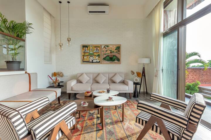 Living room 1 image 2