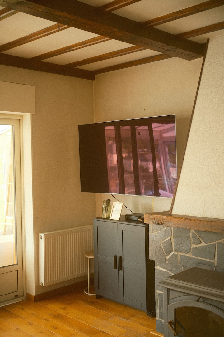 Le Chalet Is A Large 3-bedroom Villa In Bouillon - Bouillon