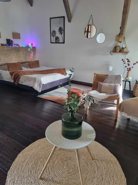 Le 7 de Cœur  Bed and breakfast with private Jacuzzi