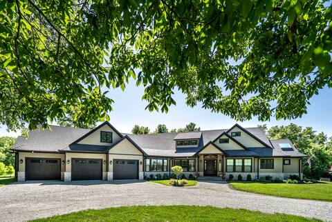 NEW 6BR/6BA Home Minutes from Maxinkuckee Lake!