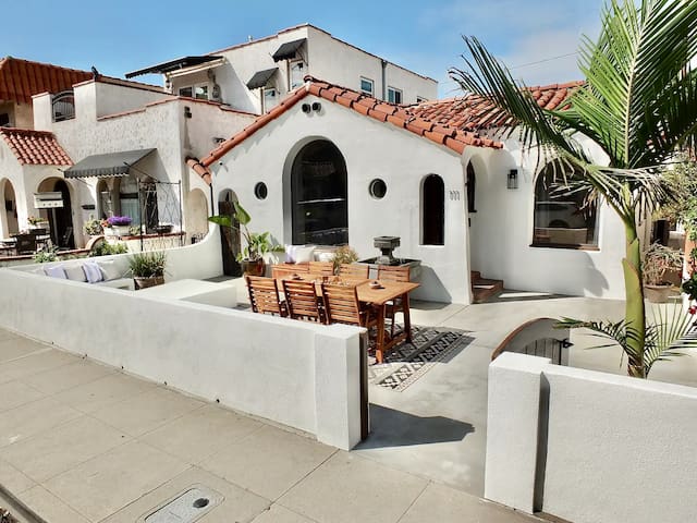 Belmont Beach Bungalow – Steps to Sand+Shops+Eats