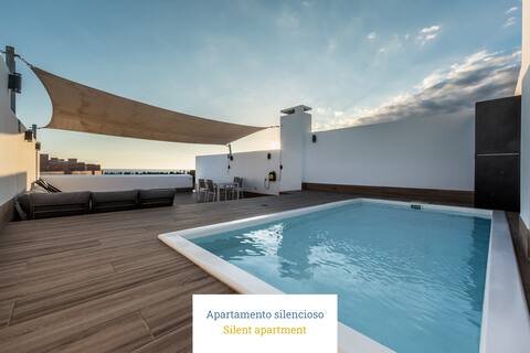Homity Holidays - Penthouse with pool MA-3-P1-4D