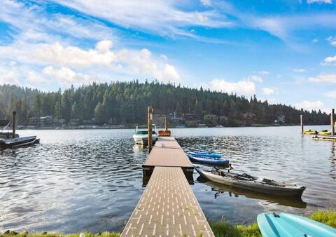 New Lakefront Home In Coeur d' Alene With Hot Tub