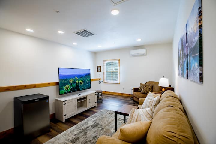 Beautiful Custom Lodge Downtown Leavenworth - Leavenworth, WA