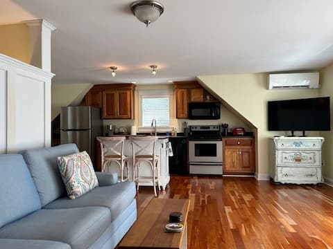 Top performing Airbnb: Custom Kennebunk Studio Apartment in Kennebunk