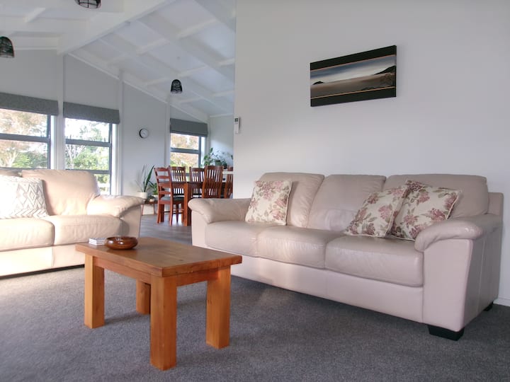 Carterton 'Thyme Out' Semi Rural, New Home - Masterton