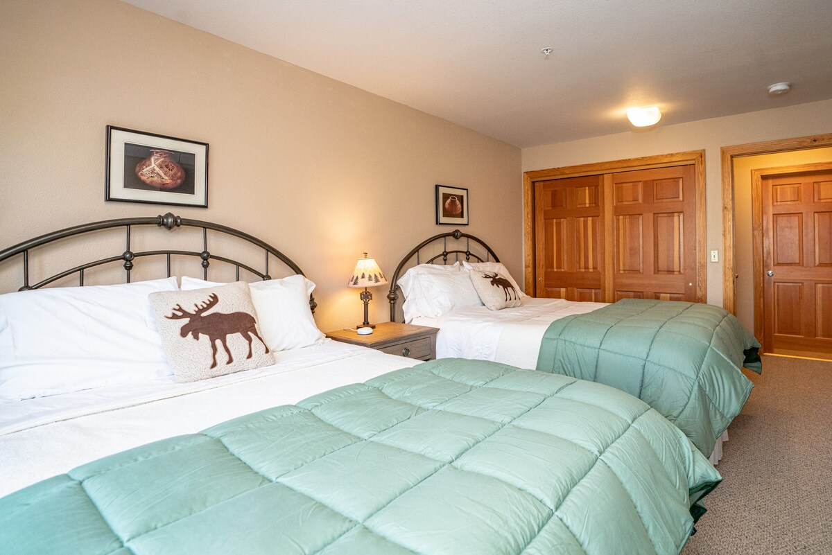 2do dormitorio con 2 camas queen