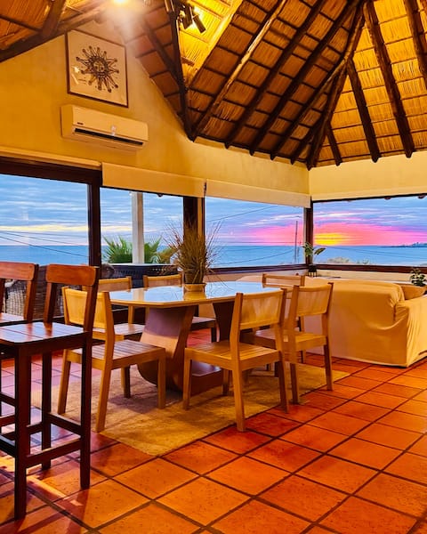 Beautiful oceanfront house in Punta Colorada