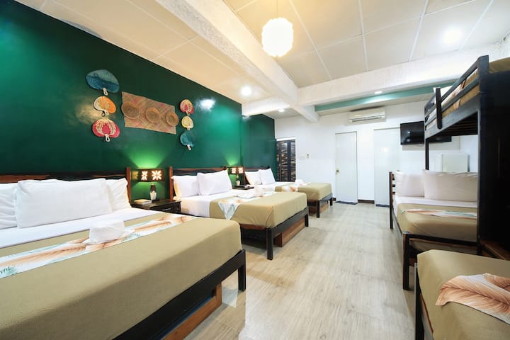 5 To 12pax With Balcony And Pool - Puerto Princesa