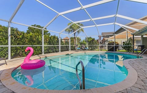 Cheers to Paradise: Pool, Tiki Bar, & Endless Fun!