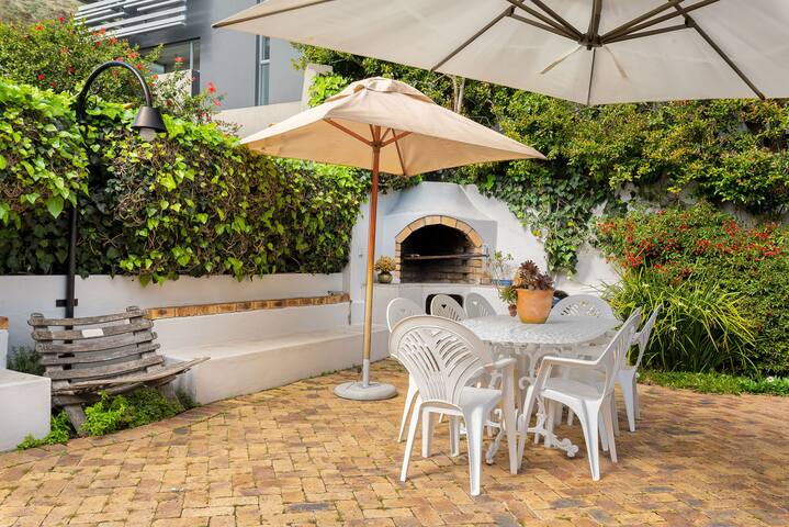 Fresnaye Kid Friendly Mansion for Entertaining gallery image 5