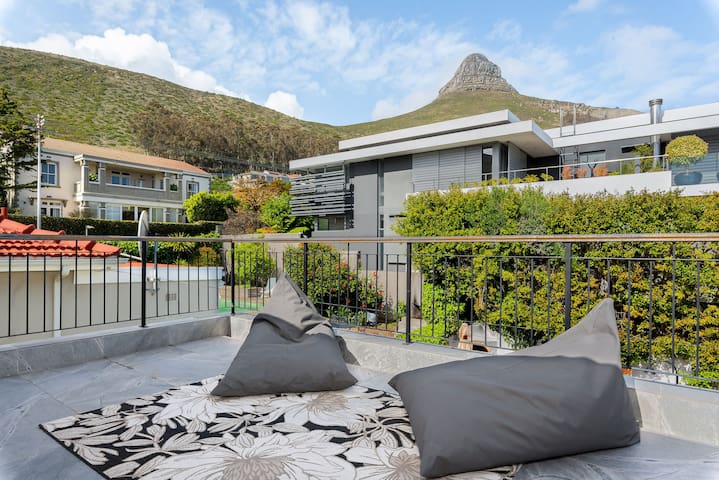 Fresnaye Kid Friendly Mansion for Entertaining gallery image 2