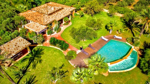 Villa with Saltwater Pool and Large Garden in Selinunte