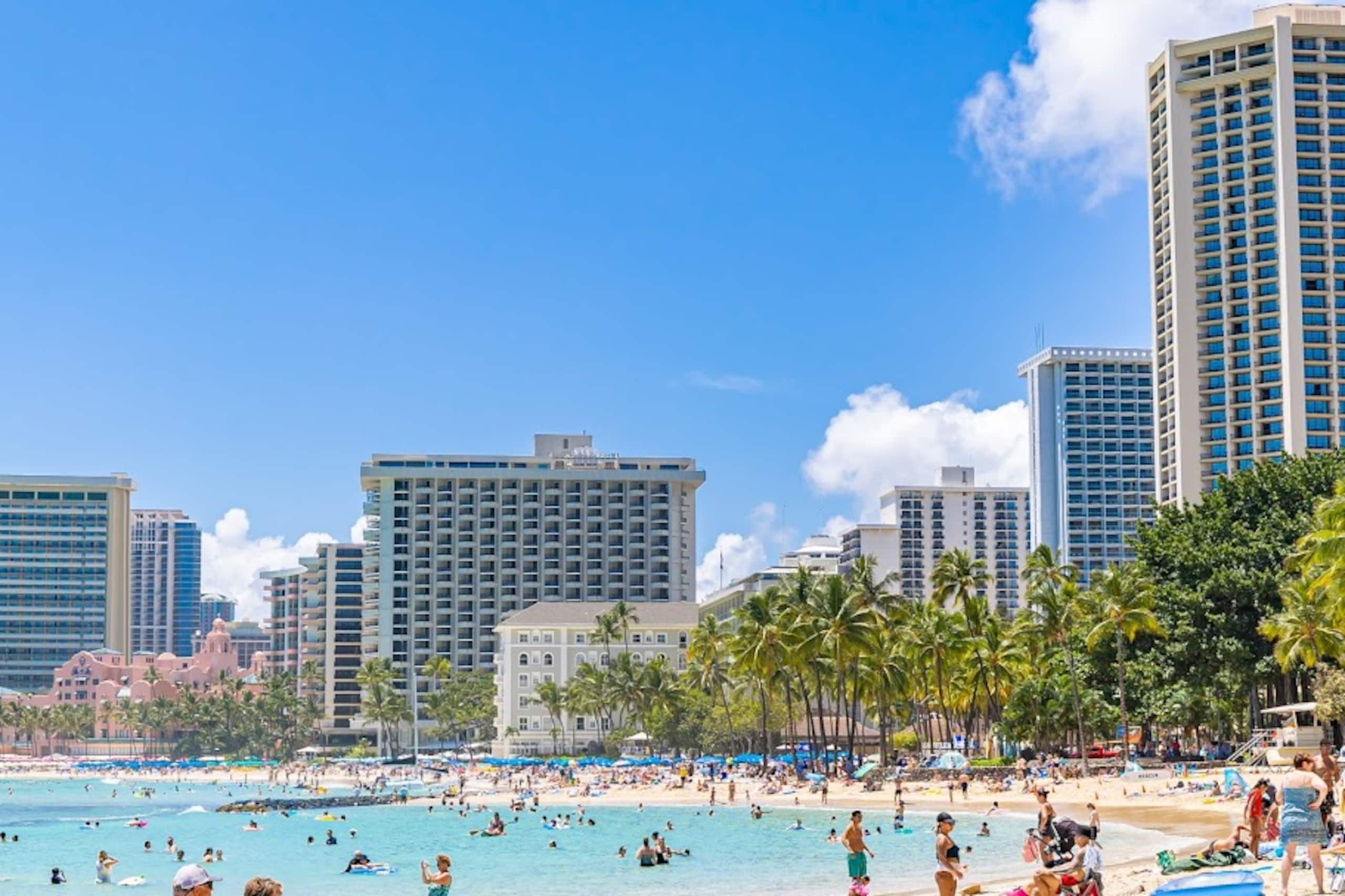 Condo in Honolulu · ★4.61 · Studio · 1 bed · 1 private bath - Image 23