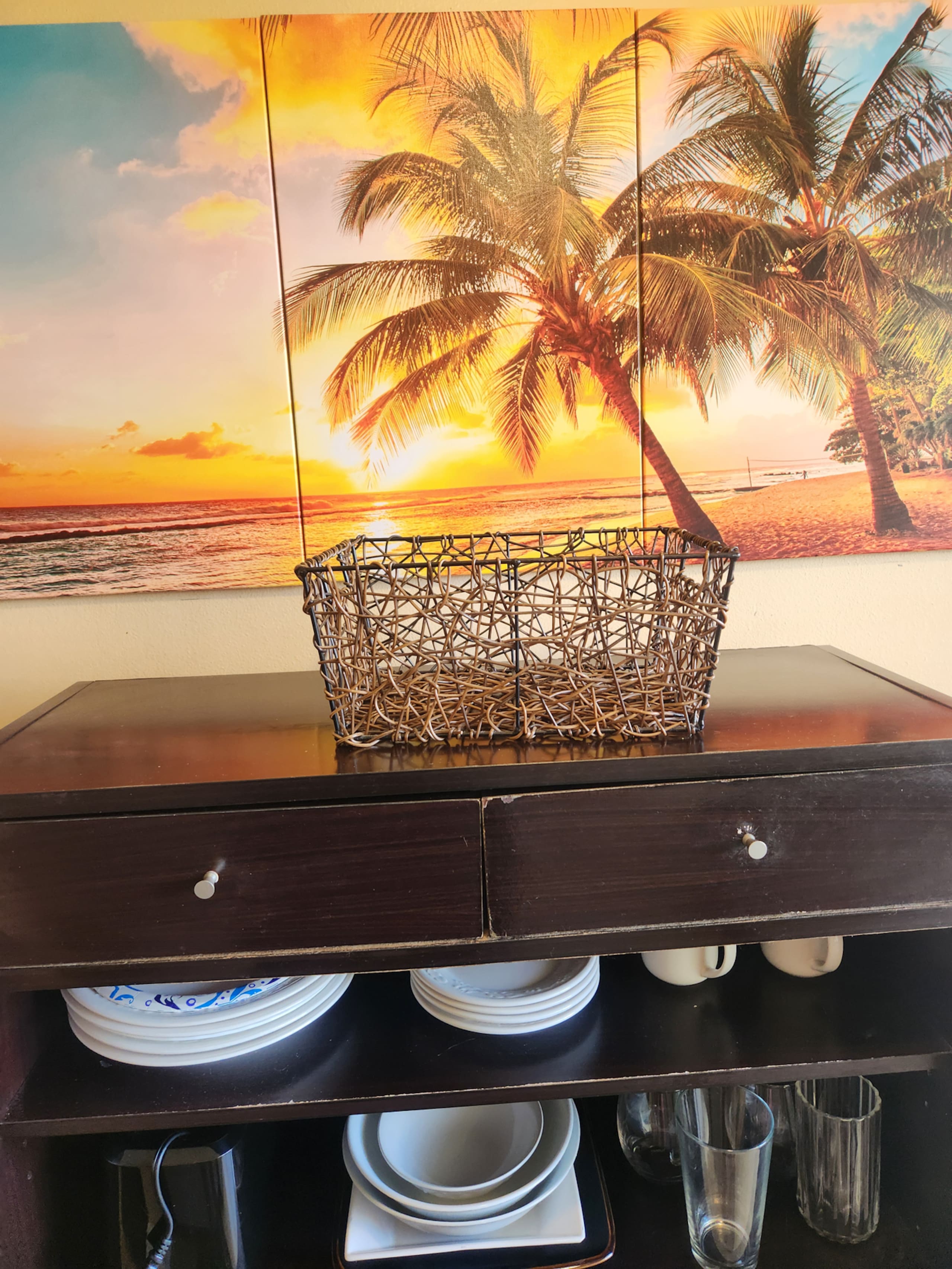 Condo in Honolulu · ★4.61 · Studio · 1 bed · 1 private bath - Image 8
