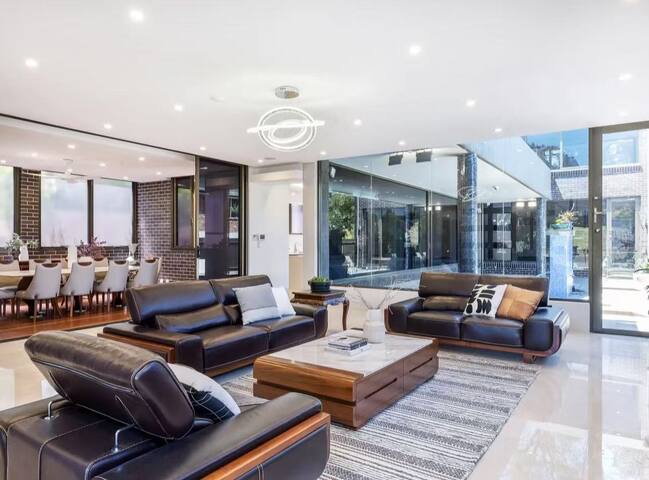 Putney · Modern Luxury House | Pool & Waterview gallery image 2