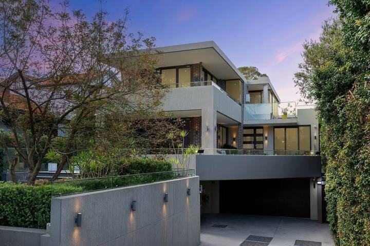 Putney · Modern Luxury House | Pool & Waterview gallery image 5
