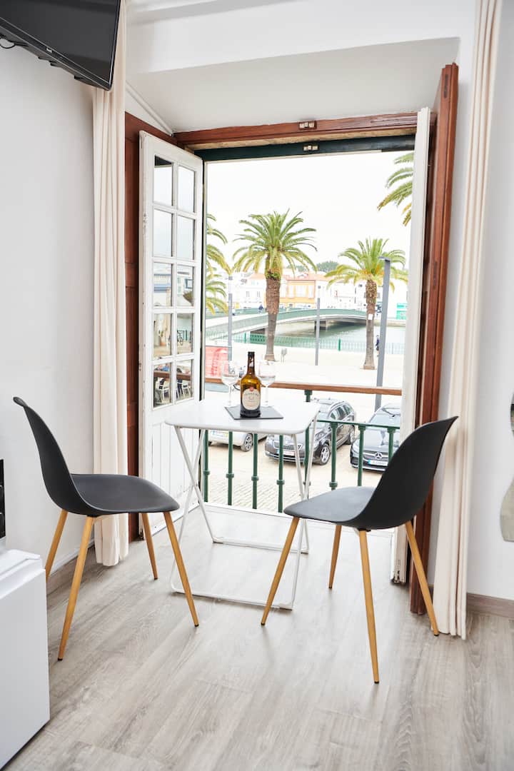 Shinning Room With River View & Private Bathroom - Tavira