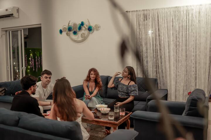 Living room image 1
