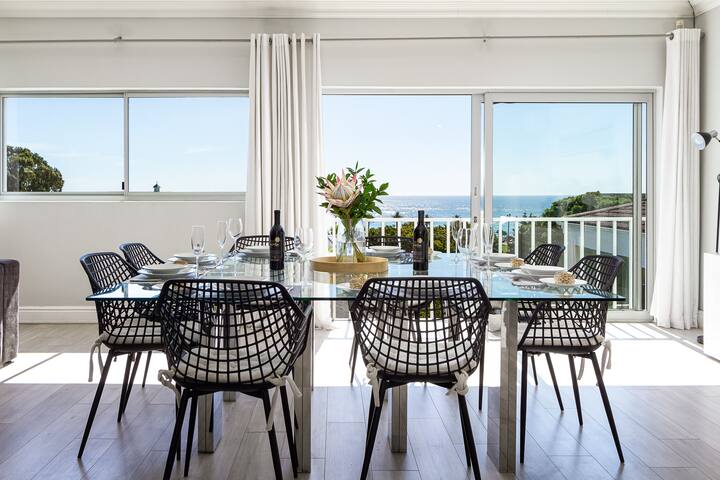 Walk to beach, 3 Bedroom villa with private pool. gallery image 3