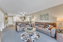 Condo with Waterfront / Golf Course view